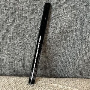 24 hour liner Brushblack